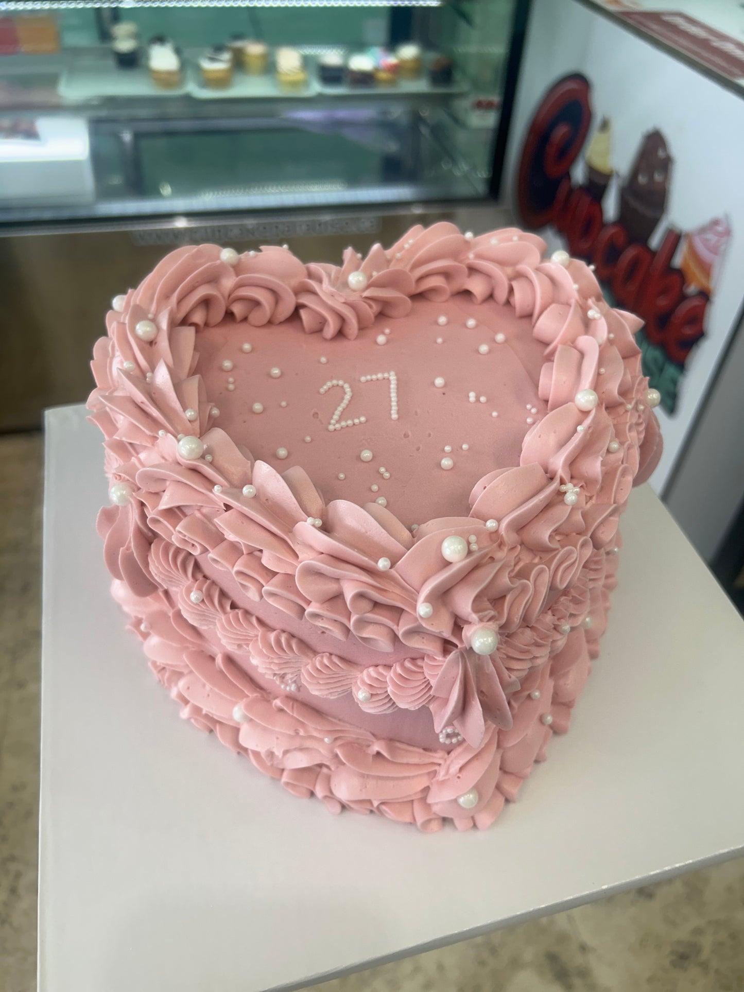 Pearl Vintage Heart Cake