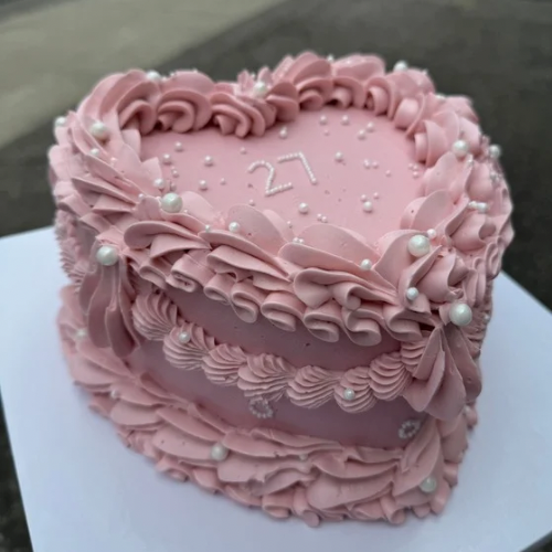 Pearl Vintage Heart Cake